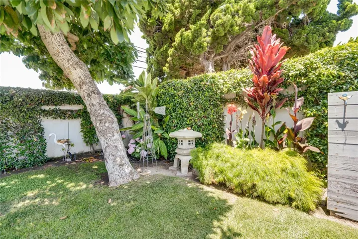 16521 Rhone, Huntington Beach, California 92647