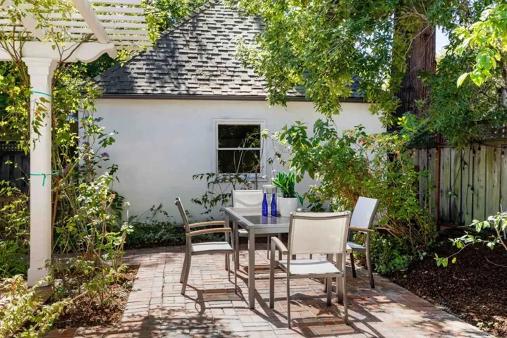 2060 Webster Street, Palo Alto, California 94301