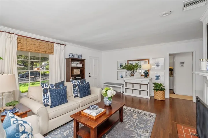 2425 Brigden Road, Pasadena, California 91104