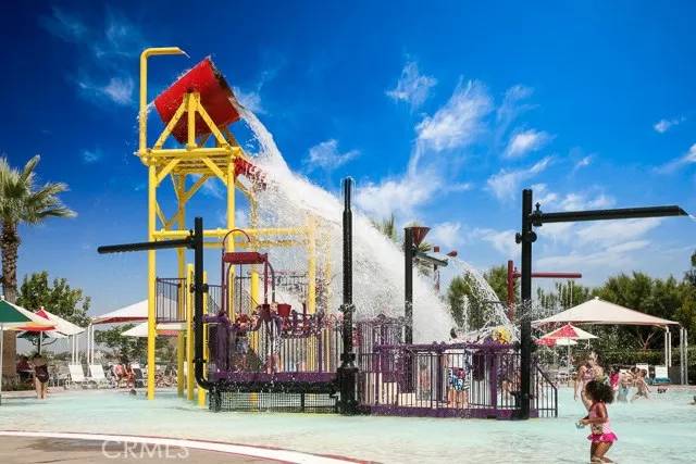 Ladera Bucket Pool.