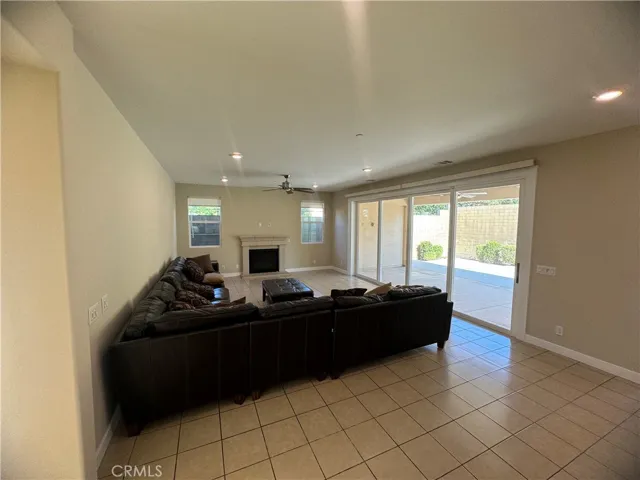 276 Radial, Irvine, California 92618