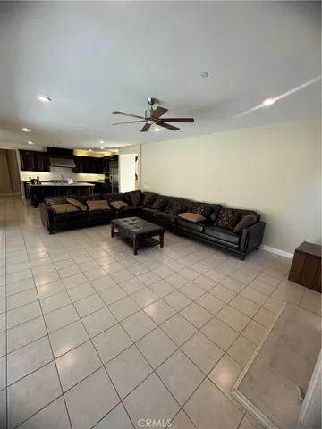 276 Radial, Irvine, California 92618