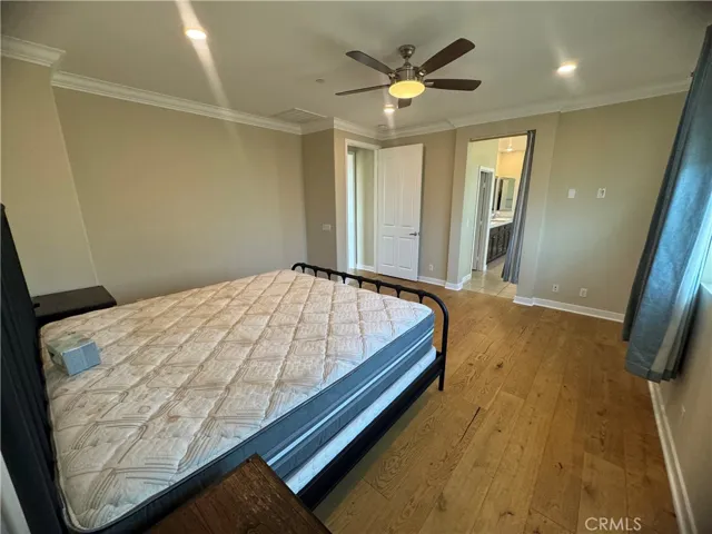 276 Radial, Irvine, California 92618