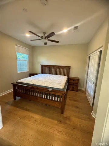 276 Radial, Irvine, California 92618