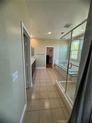 276 Radial, Irvine, California 92618