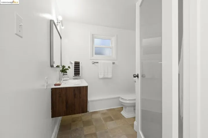 135 Santa Fe Ave, El Cerrito, California 94530