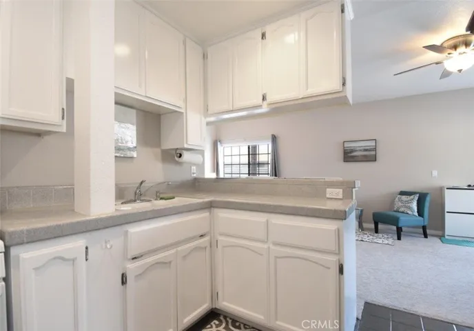 328 Rosecrans Avenue, Manhattan Beach, California 90266