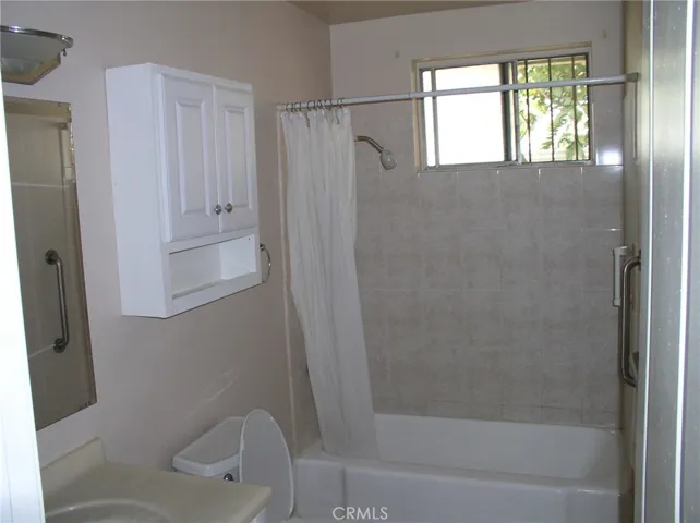 Back Unit Full Bathroom Post Remodel 2018