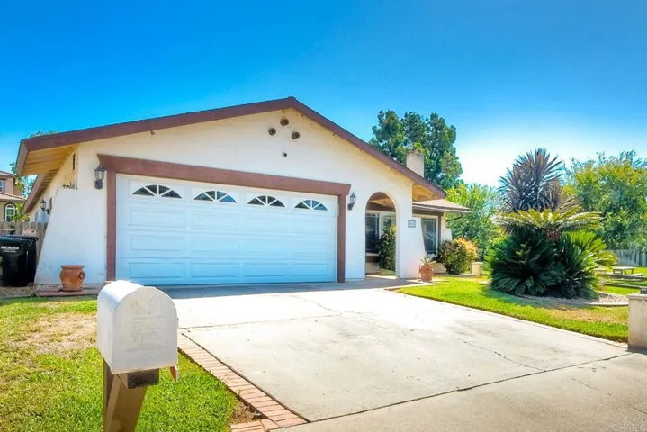 569 Prado Verde, San Marcos, California 92069