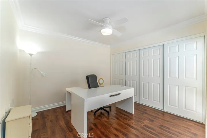 Secondary bedroom or office