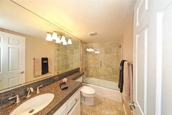 Downstairs full bathroom