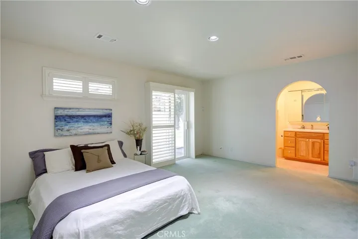 Spacious Primary Room