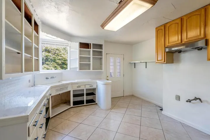 3911 Barrett Avenue, Richmond, California 94805