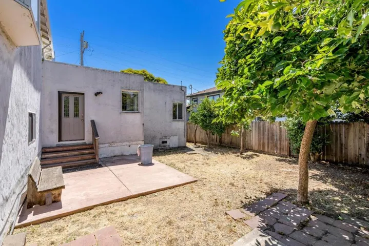 3911 Barrett Avenue, Richmond, California 94805