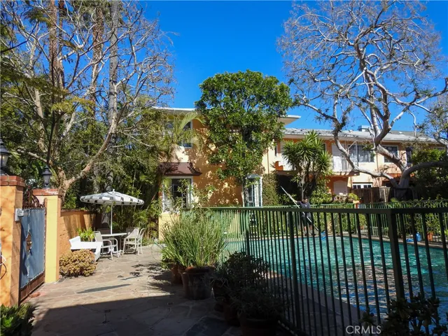 1260 N Hayworth Avenue, West Hollywood, California 90046