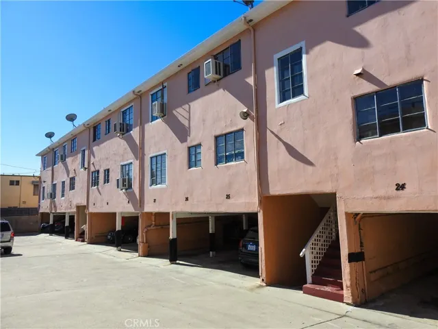 1260 N Hayworth Avenue, West Hollywood, California 90046