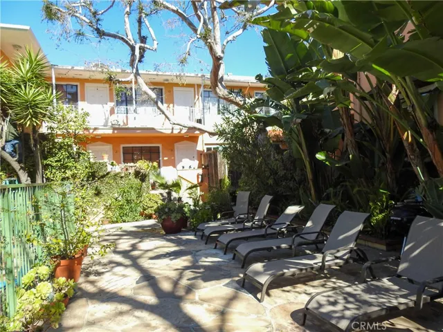 1260 N Hayworth Avenue, West Hollywood, California 90046