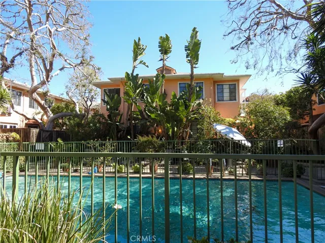 1260 N Hayworth Avenue, West Hollywood, California 90046