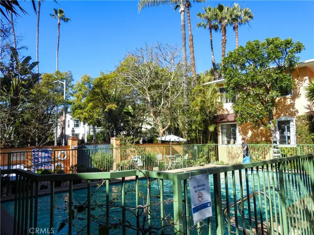 1260 N Hayworth Avenue, West Hollywood, California 90046