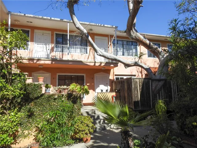 1260 N Hayworth Avenue, West Hollywood, California 90046
