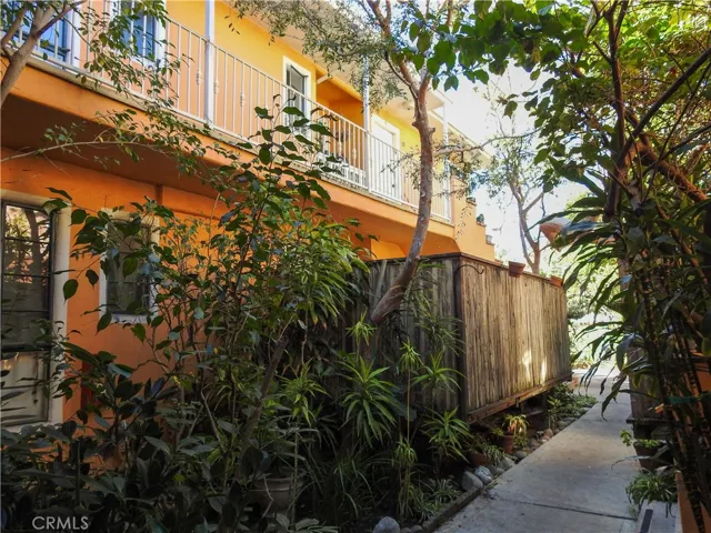 1260 N Hayworth Avenue, West Hollywood, California 90046
