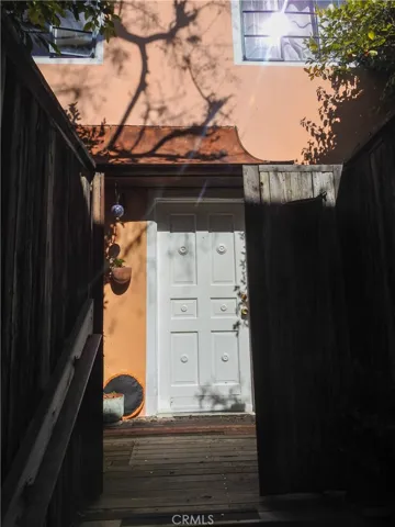 1260 N Hayworth Avenue, West Hollywood, California 90046