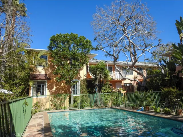 1260 N Hayworth Avenue, West Hollywood, California 90046
