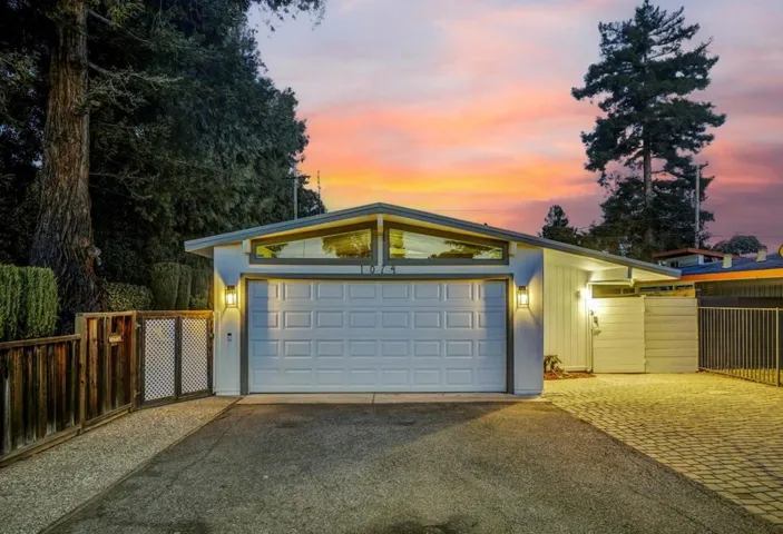 1074 Amarillo Avenue, Palo Alto, California 94303