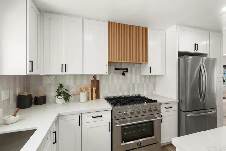 5670 Genoa Drive, San Diego, California 92120