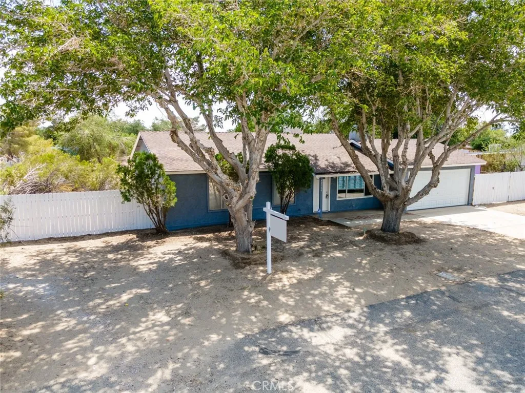 40166 178th Street E, Palmdale, California 93591 home-pic-2