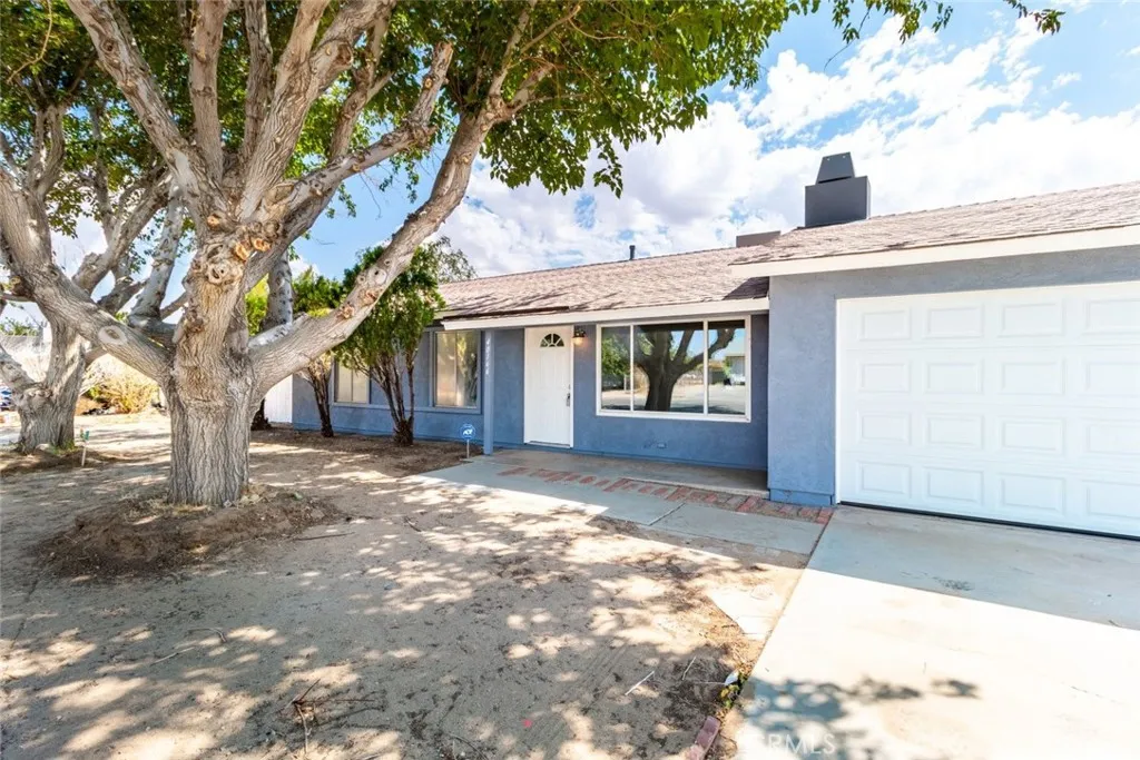 40166 178th Street E, Palmdale, California 93591 home-pic-1
