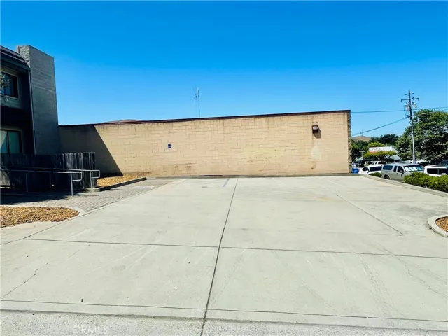 2653 Victoria Avenue, San Luis Obispo, California 93401