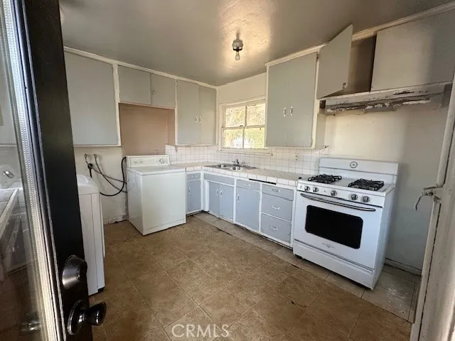 14382 Herron Street, Sylmar, California 91342
