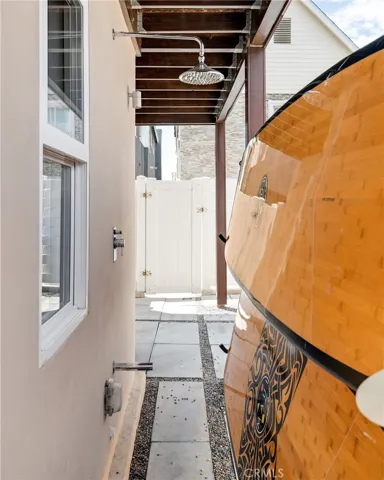 19 4th Court, Hermosa Beach, California 90254