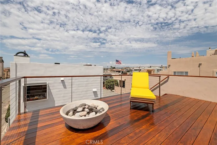 19 4th Court, Hermosa Beach, California 90254