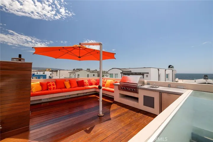 19 4th Court, Hermosa Beach, California 90254