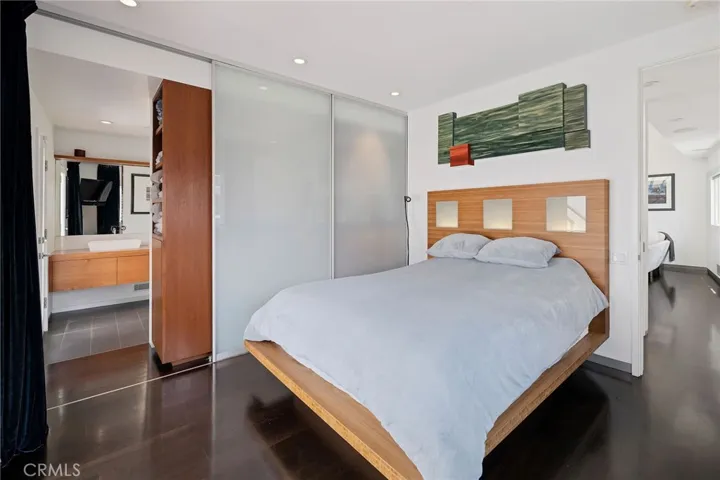 19 4th Court, Hermosa Beach, California 90254