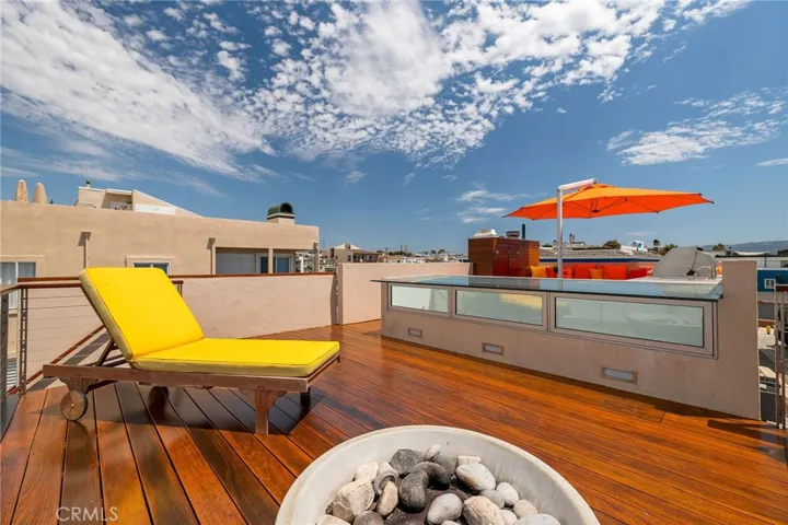 19 4th Court, Hermosa Beach, California 90254