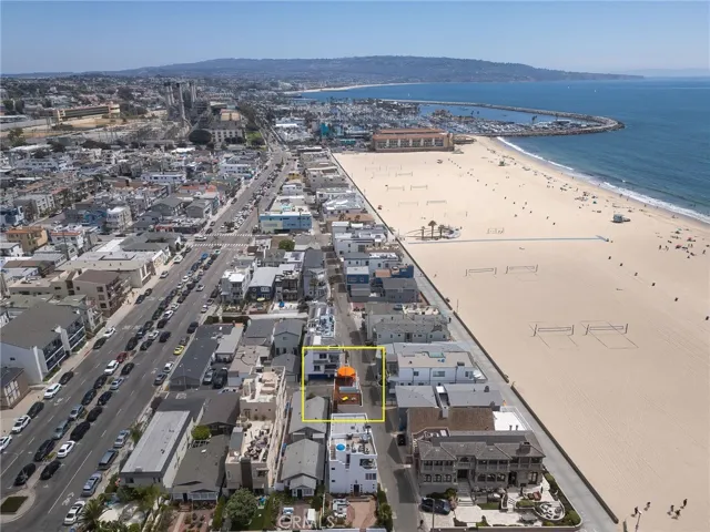 19 4th Court, Hermosa Beach, California 90254