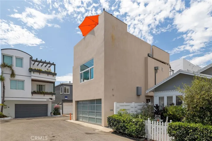 19 4th Court, Hermosa Beach, California 90254