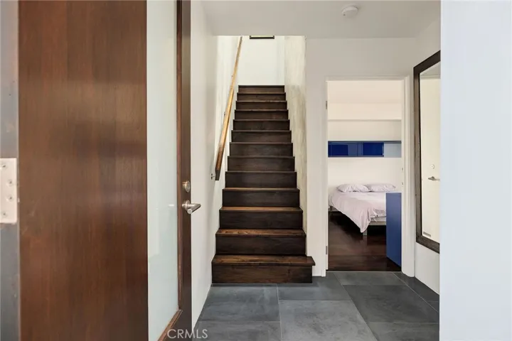 19 4th Court, Hermosa Beach, California 90254