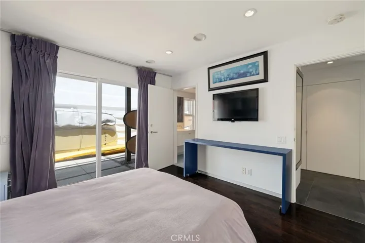 19 4th Court, Hermosa Beach, California 90254