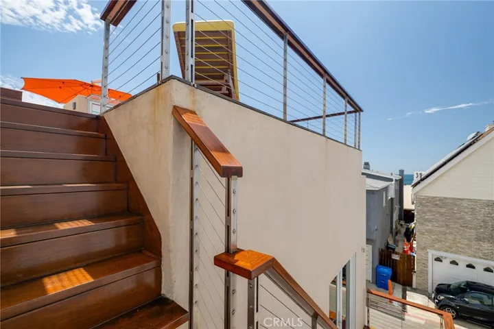 19 4th Court, Hermosa Beach, California 90254