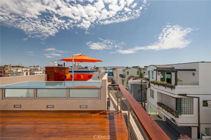 19 4th Court, Hermosa Beach, California 90254