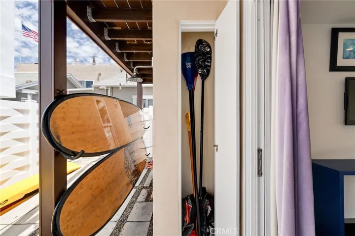 19 4th Court, Hermosa Beach, California 90254