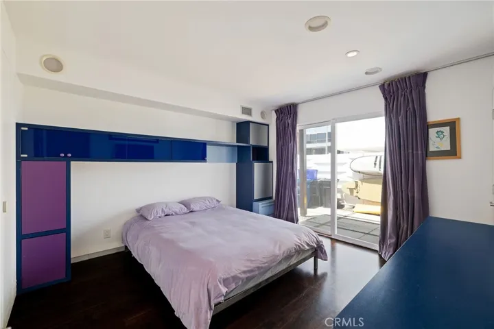 19 4th Court, Hermosa Beach, California 90254