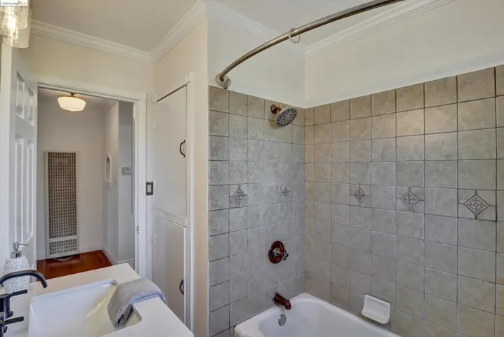 1633 54th Ave, Oakland, California 94601
