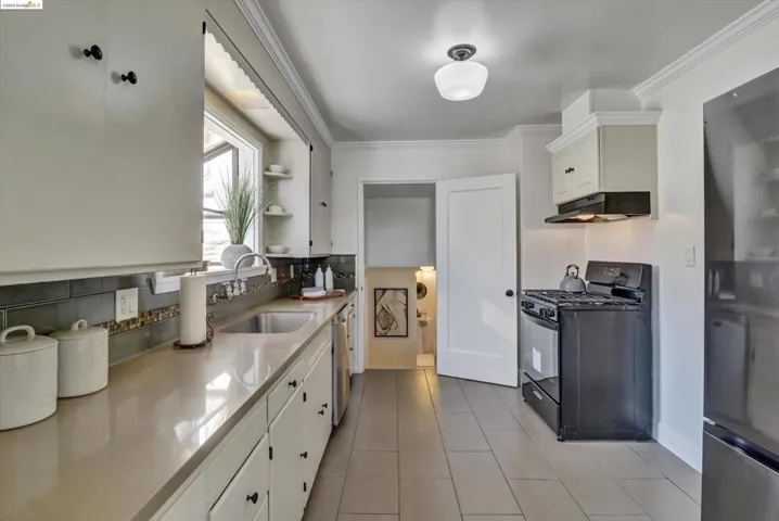 1633 54th Ave, Oakland, California 94601