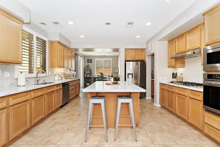 6045 Lost Horse Drive, Fontana, California 92336