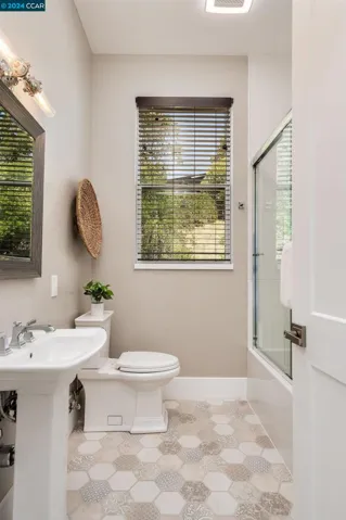 Upper Level Hall Bathroom